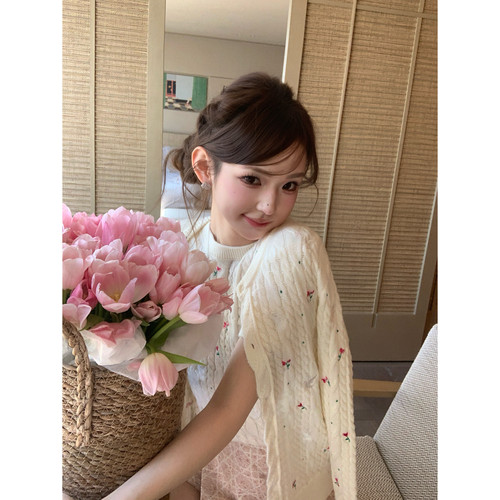 F boutique「白鸽玫瑰」Di*r重工花卉刺绣圆领短袖针织衫+开衫