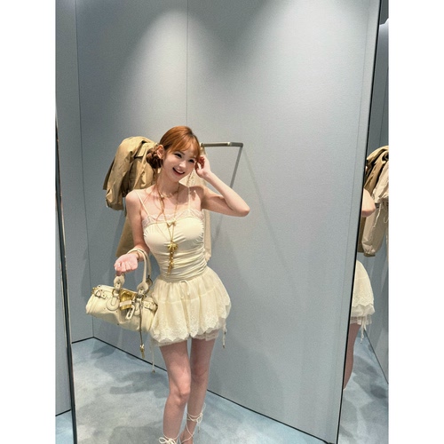 F boutique「裸感基底」蕾丝拼接蝴蝶结抽皱修身高弹力吊带