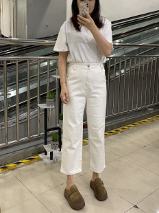 白色MiniBrand2026夏新款显瘦百搭简约宽松八九分直筒牛仔裤女