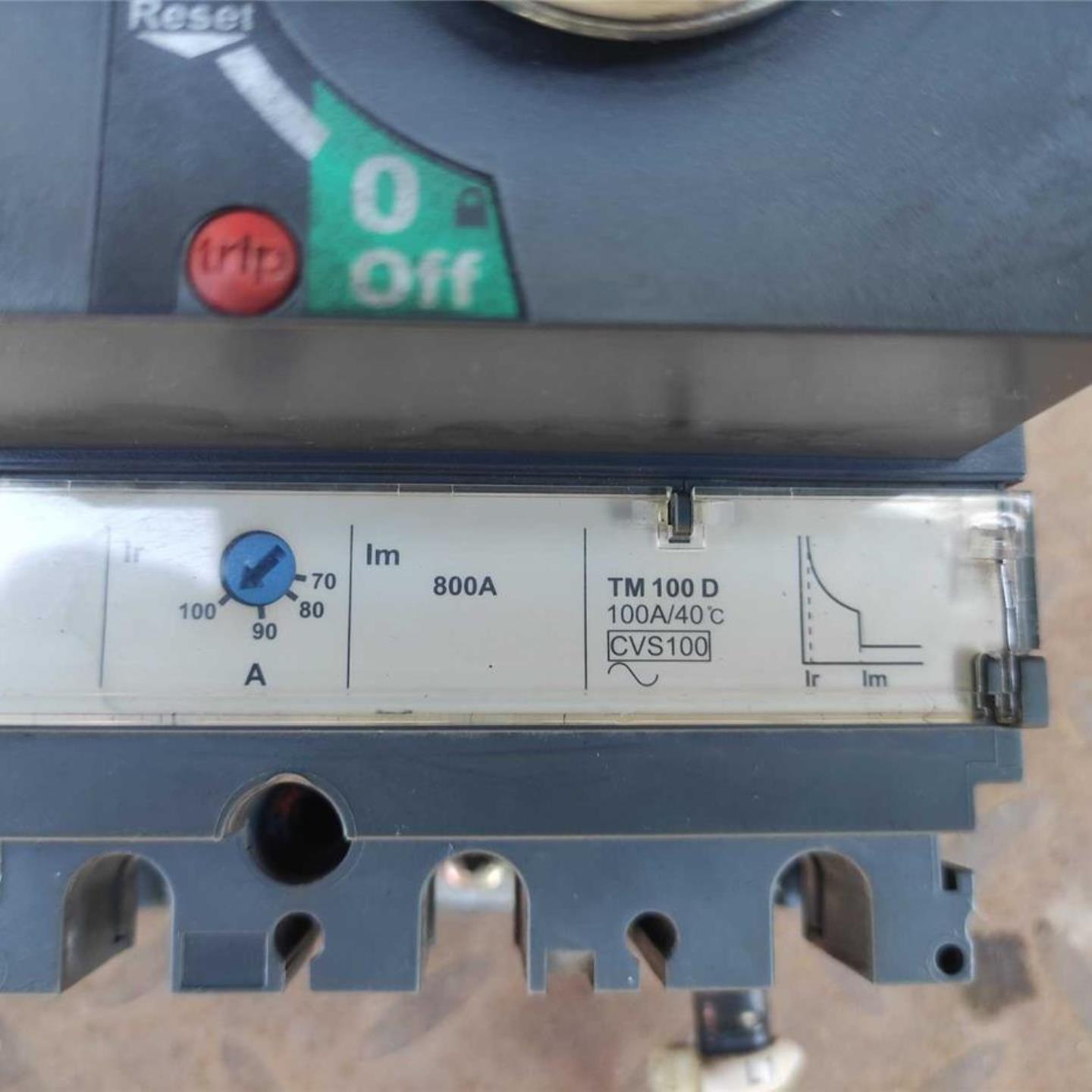 施耐德断路器TM100D 800A实物图拆机下来的成色询价