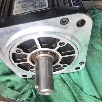 埃斯顿伺服电机 EMG-10APA22 EML-10APA22  二手的询价