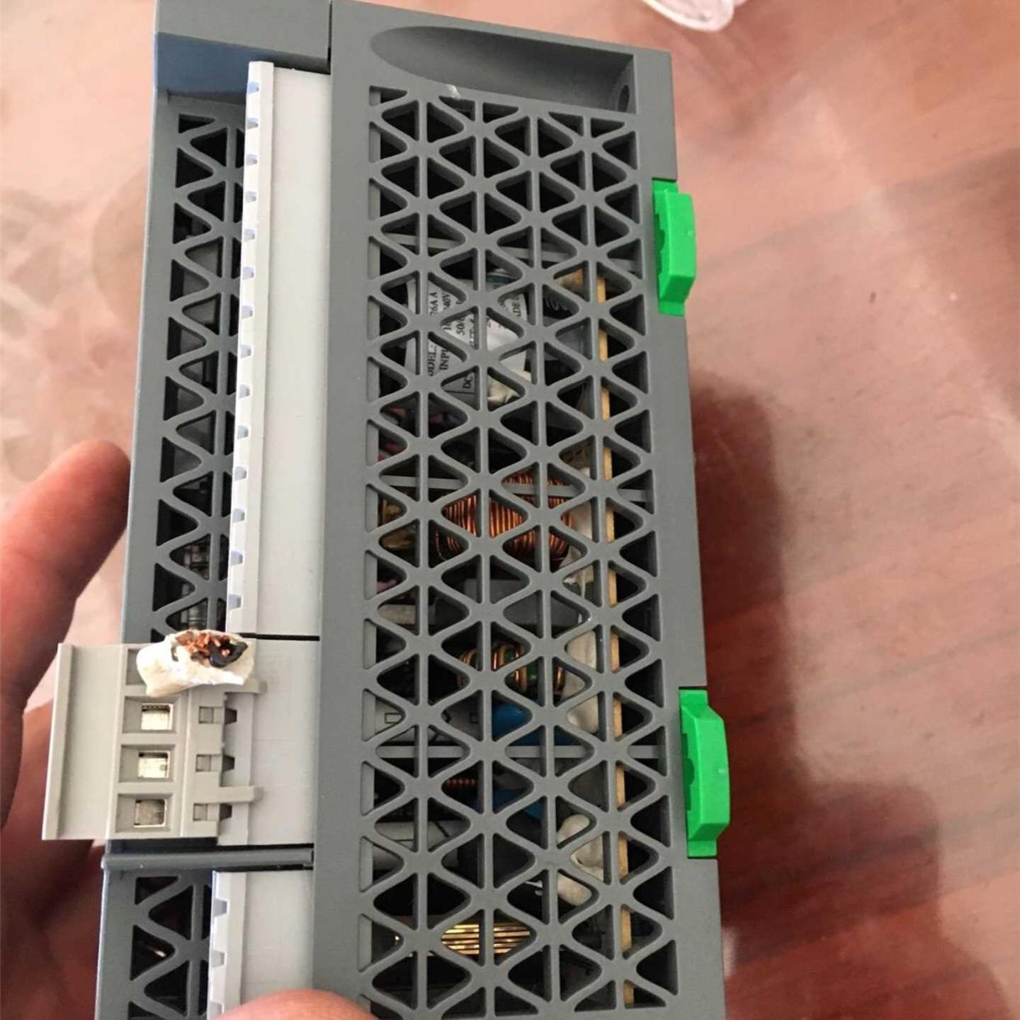 施耐德PLC控制器TM200C24R 拆机成色好少瑞子询价