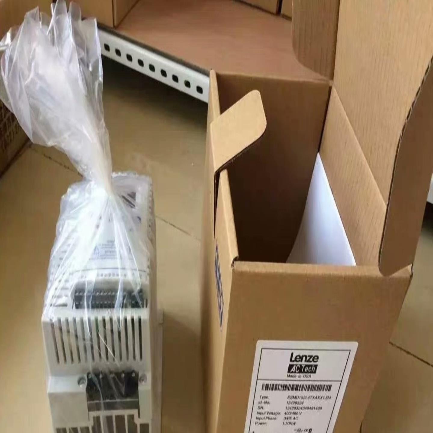 ESV402N04TXB-CC ESV113N04TXB-CC   伦茨LENZE 变频器 德国询价