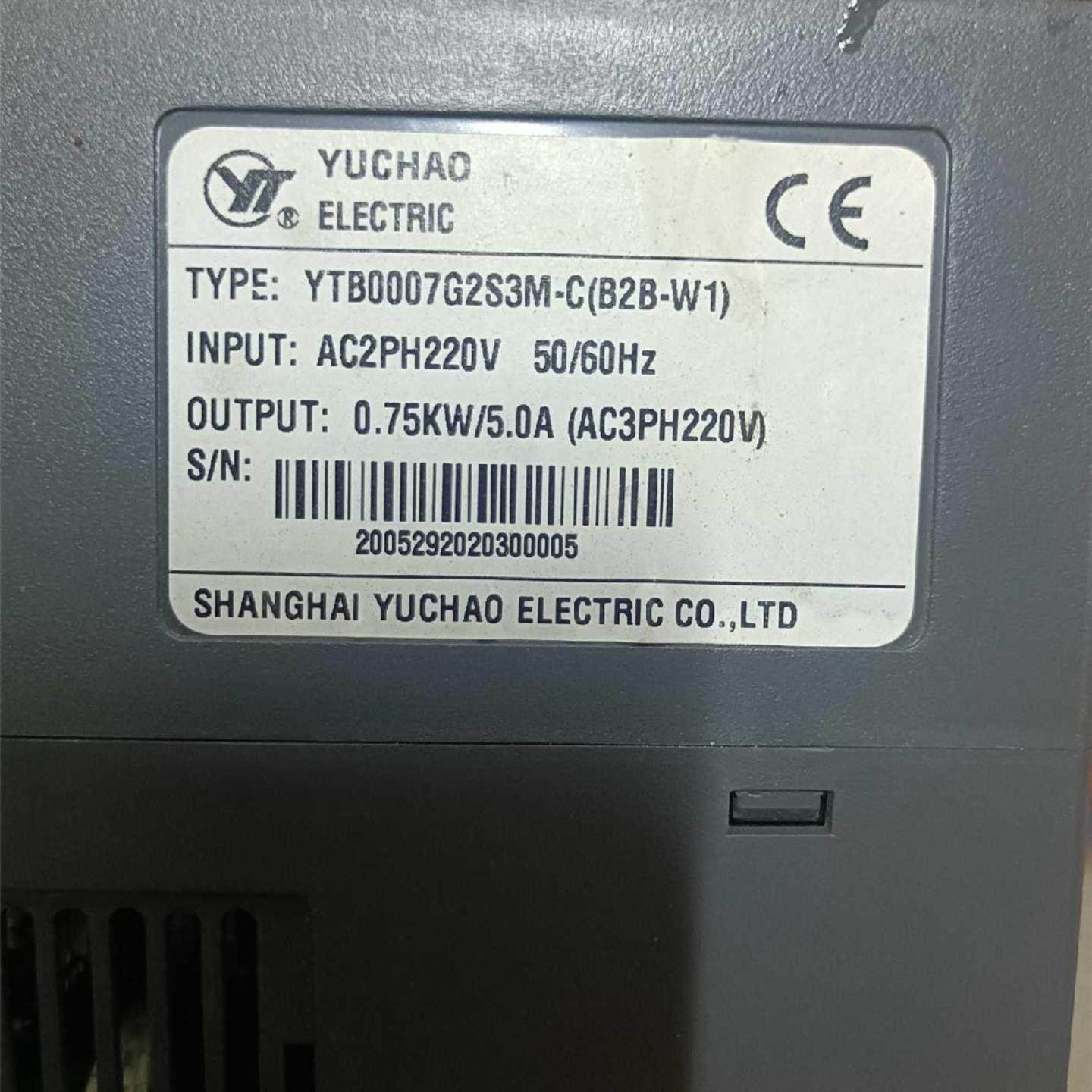 亚泰变频器    YTB0007G2S3M-CB2B-W1询价