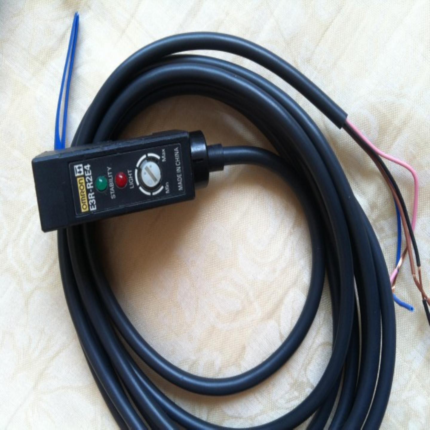 日本欧姆龙OMRON全新原装光电传感器E3R-R2E4现货议价询价