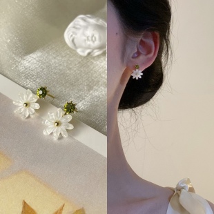 Luck Fairy小清新雏菊花朵耳钉森系少女简约百搭耳环无耳洞耳夹