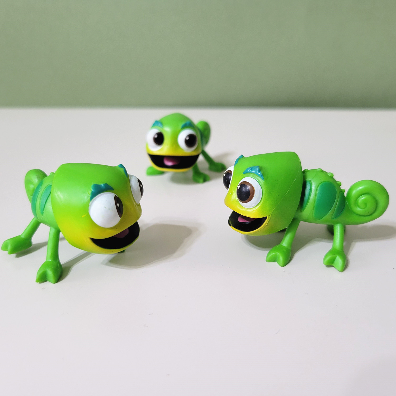 长发公主宠物帕斯卡变色龙公仔卡通模型玩具摆件正品