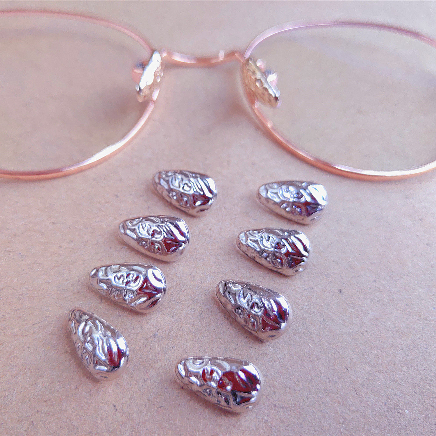 金属眼镜鼻托托叶眼镜配件花纹款光面款眼镜鼻托可选上螺丝款鼻托