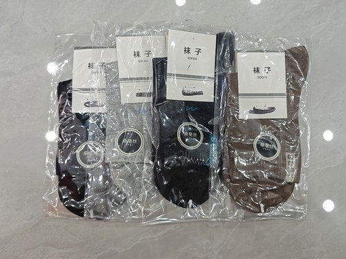 红D剪标:男装 秋季新款 纯色简约 再生+蚕丝中筒袜 K菌除臭