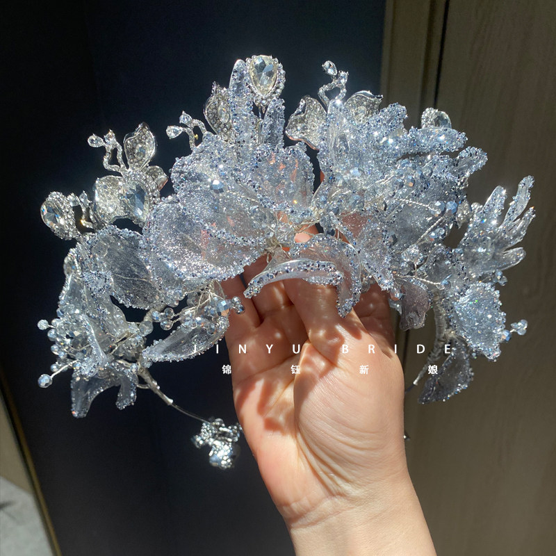 锦钰新款2025银灰色冰胶闪耀新娘重手工高端皇冠耳饰结婚礼服头饰