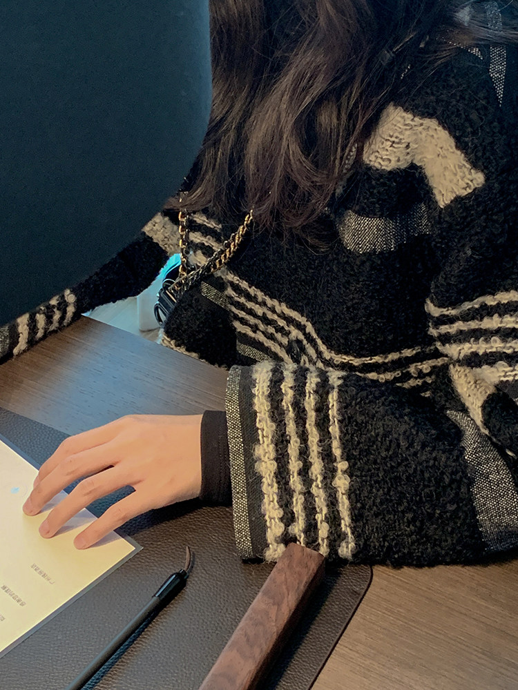 Red hall jacket female Korean version casual loose short section double-breasted striped long-sleeved women's top tide