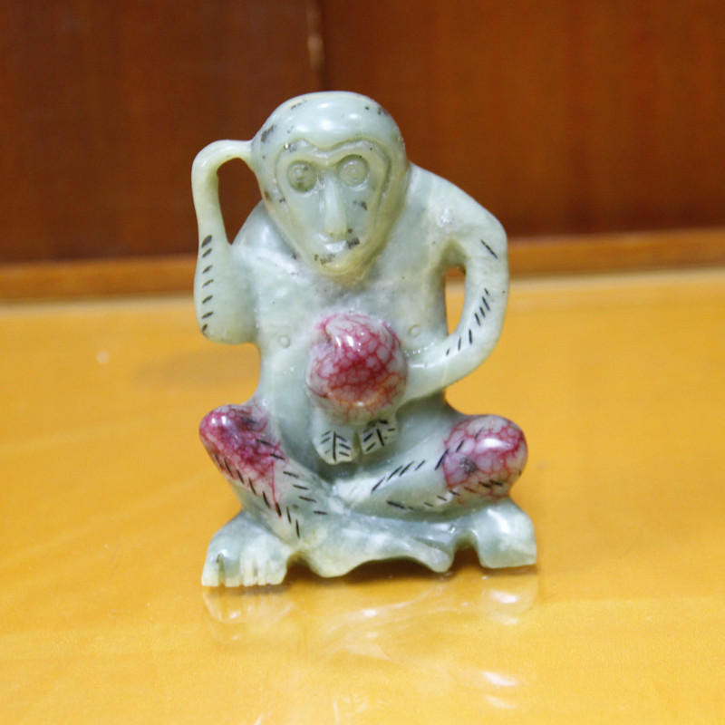 本命年岫玉猴生肖摆件摆设家居风水用品招财龙年吉祥物如意饰礼品