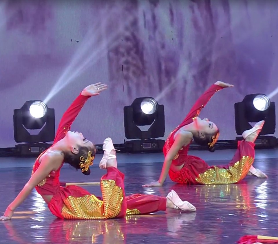 儿童舞蹈少年志演出服少年中国说少年强则国强扇子远大理想表演服