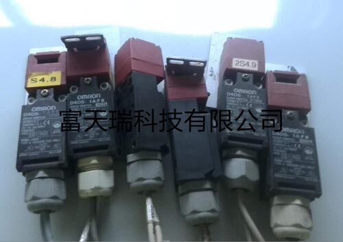 安全门开关门盖插销开关安全开关 OMRON D4DS　KW7-M5126-00X