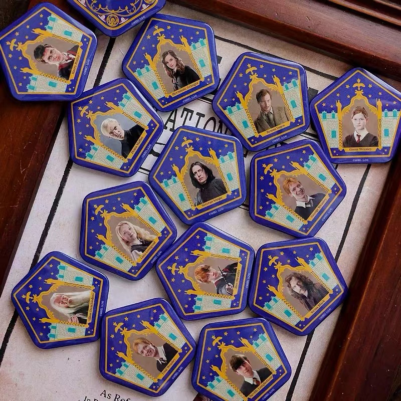 正版哈利波特巧克力蛙人物系列马口铁徽章影视周边谷子卢娜吧唧