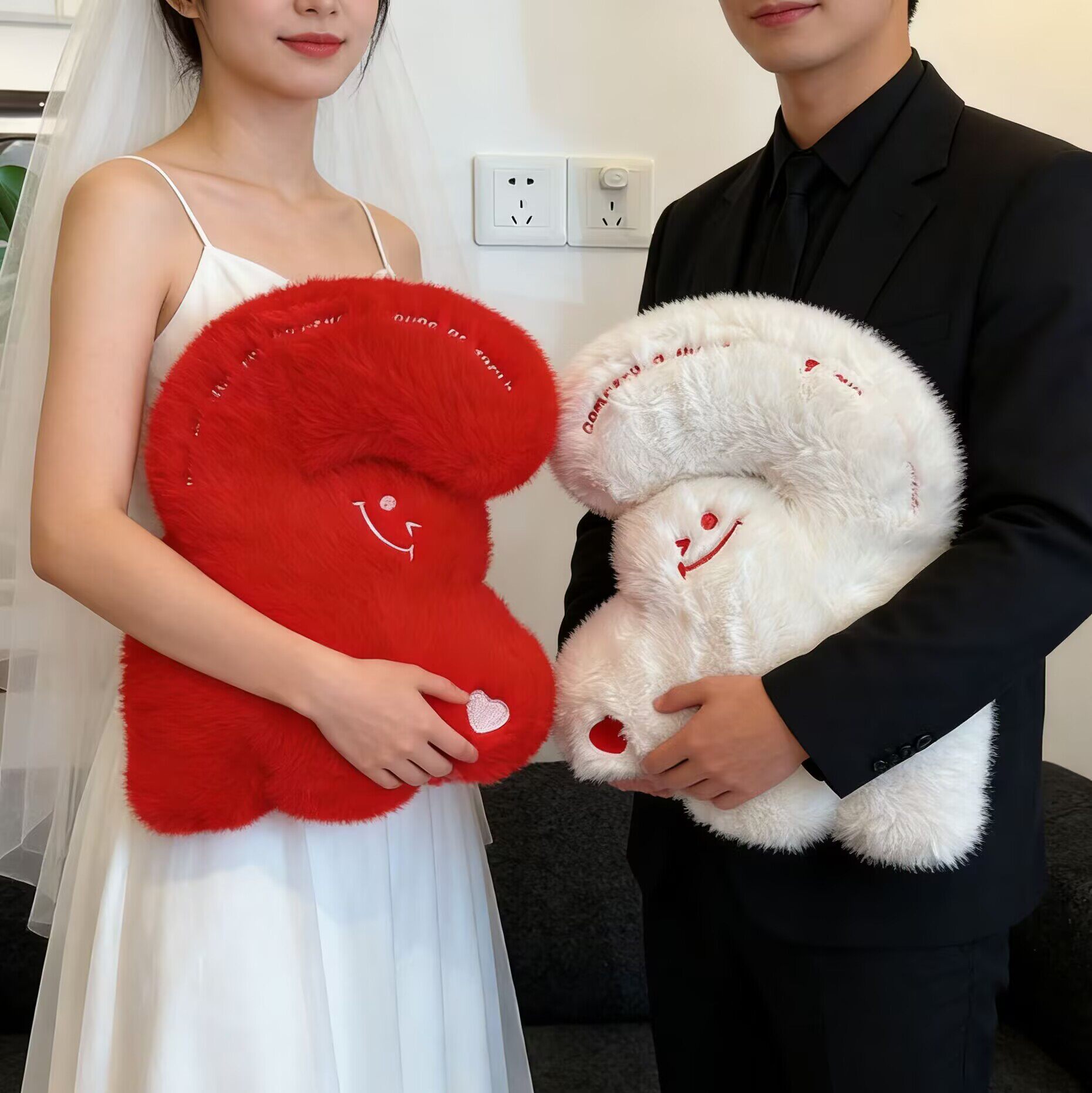 结婚压床娃娃一对创意沙发摆件拍摄道具婚床红色爱心毛绒娃娃礼物