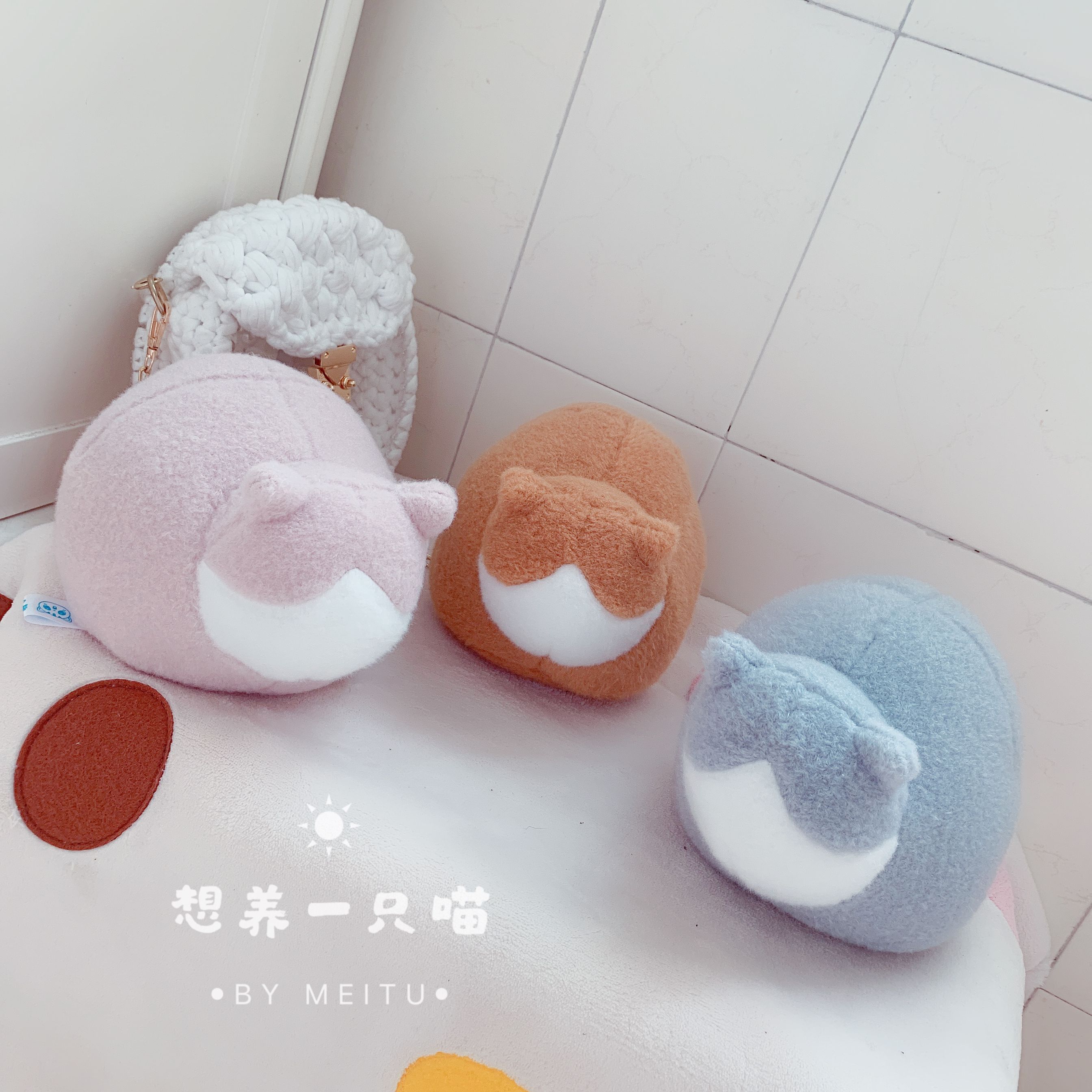 狗狗抱枕背影猫咪毛绒玩具