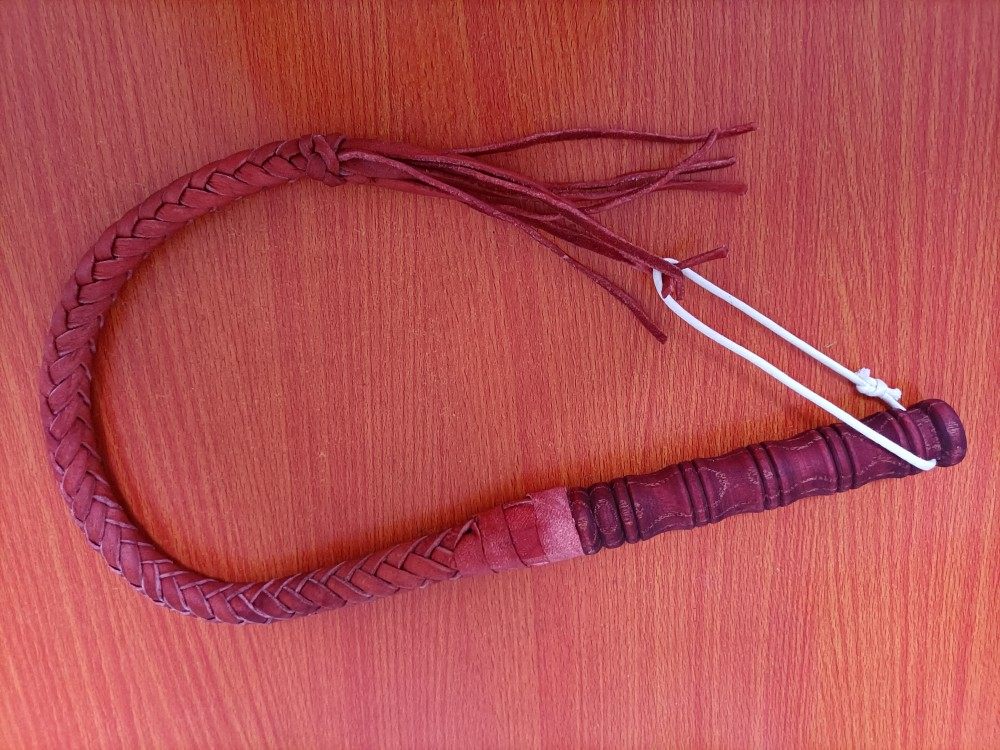 马鞭\皮鞭\调教鞭 \防身鞭\ 训犬鞭 \马术鞭\训狗鞭\电影道具鞭