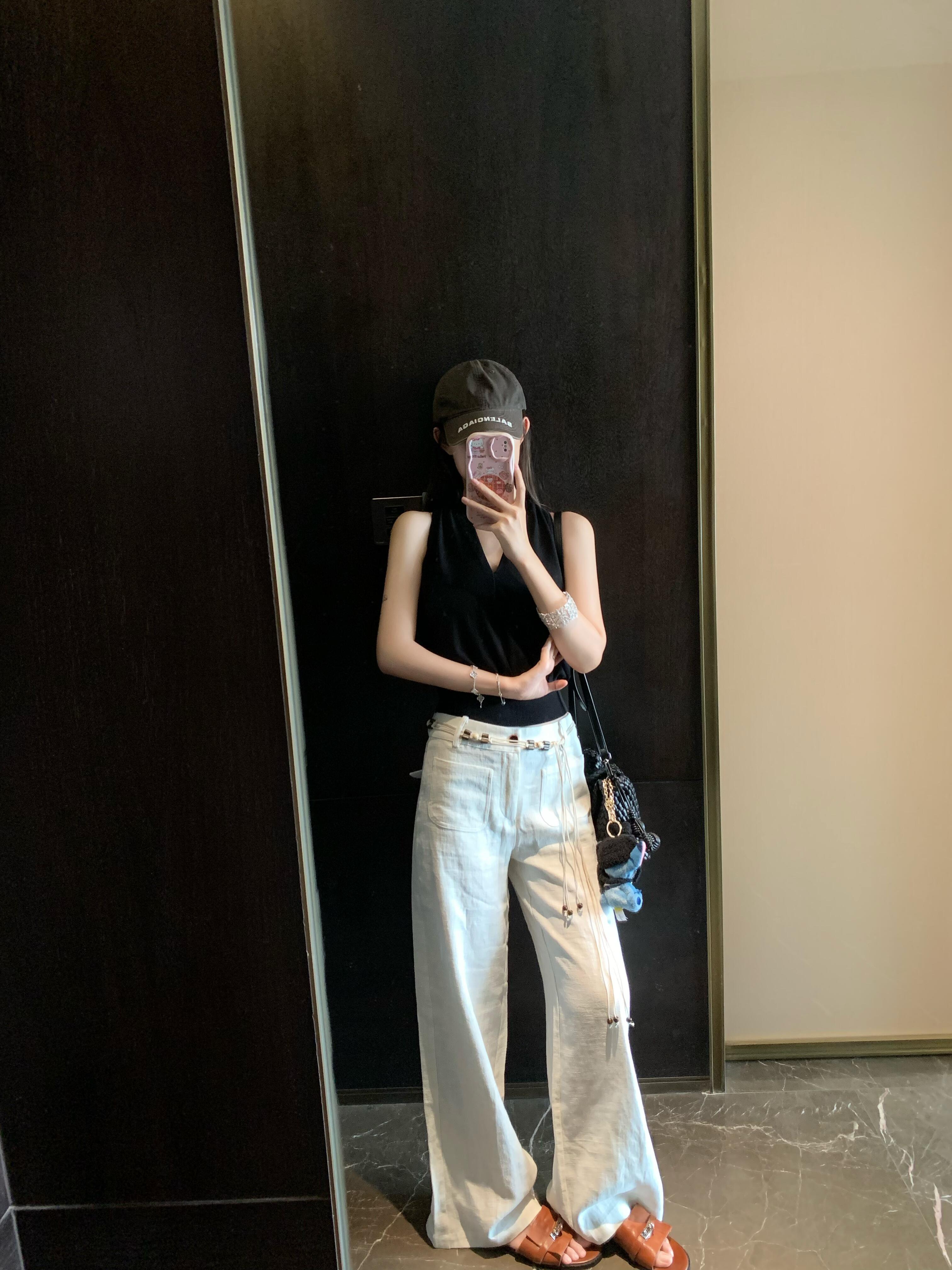 法式黑色挂脖上衣女夏设计感V领时尚套装