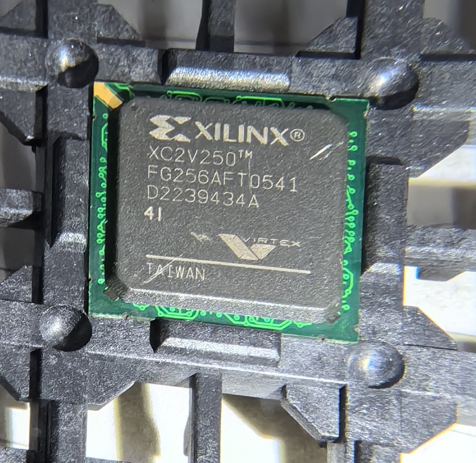 XC2V250-4FG256C XILINX/ BGA256 嵌入式FPGA XC2V250-4FG256I 电子元器件市场 微处理器/微控制器/单片机 原图主图