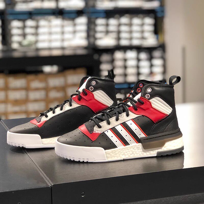 阿迪达斯三叶草RIVALRY板鞋