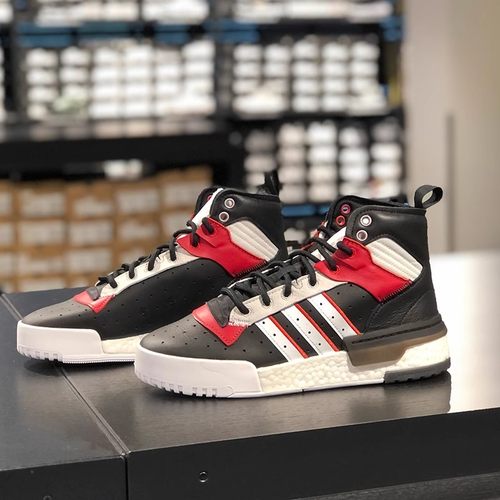 阿迪达斯三叶草RIVALRY板鞋