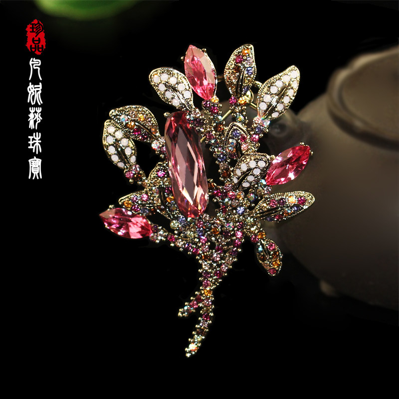 韩国进口精致水晶捧花大衣胸针