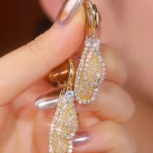 小众轻奢设计感锆石水滴网纱耳环高级感气质时尚百搭显脸瘦耳饰女