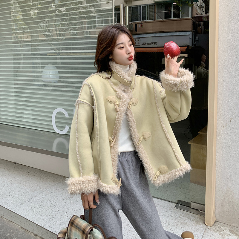 新品大货皮毛一体外套2C075-300-P185K278,女装短外套,菡迪欧娜