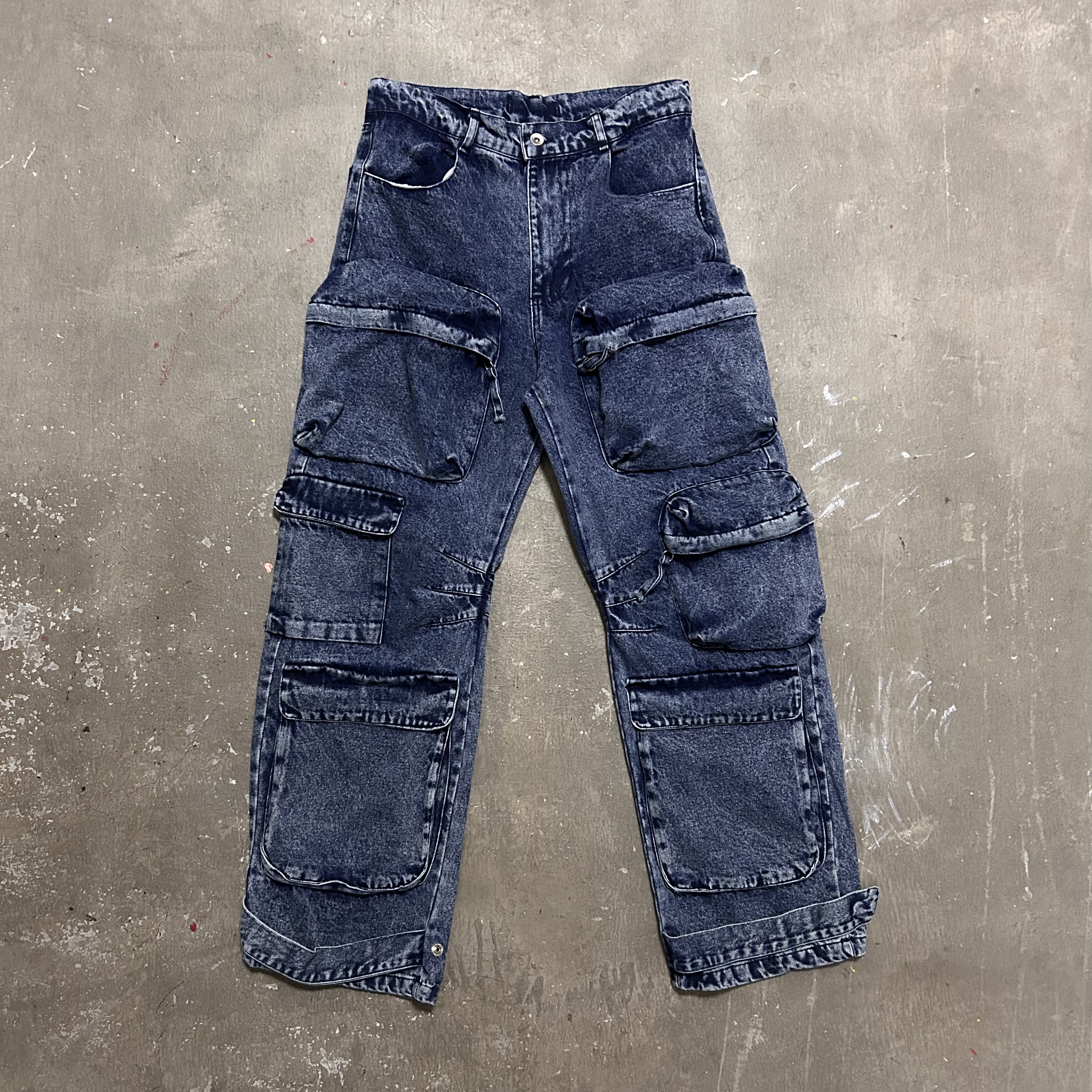 立体剪裁多口袋炮弹裤