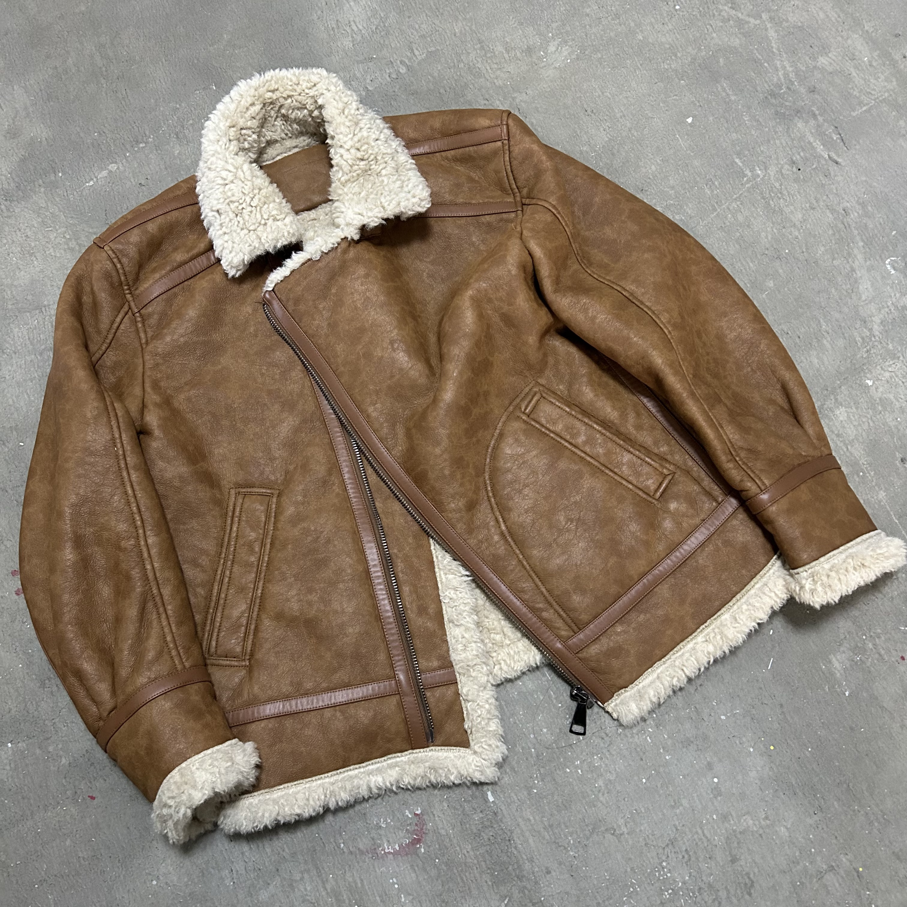 羊羔毛内衬蛋白皮皮夹克