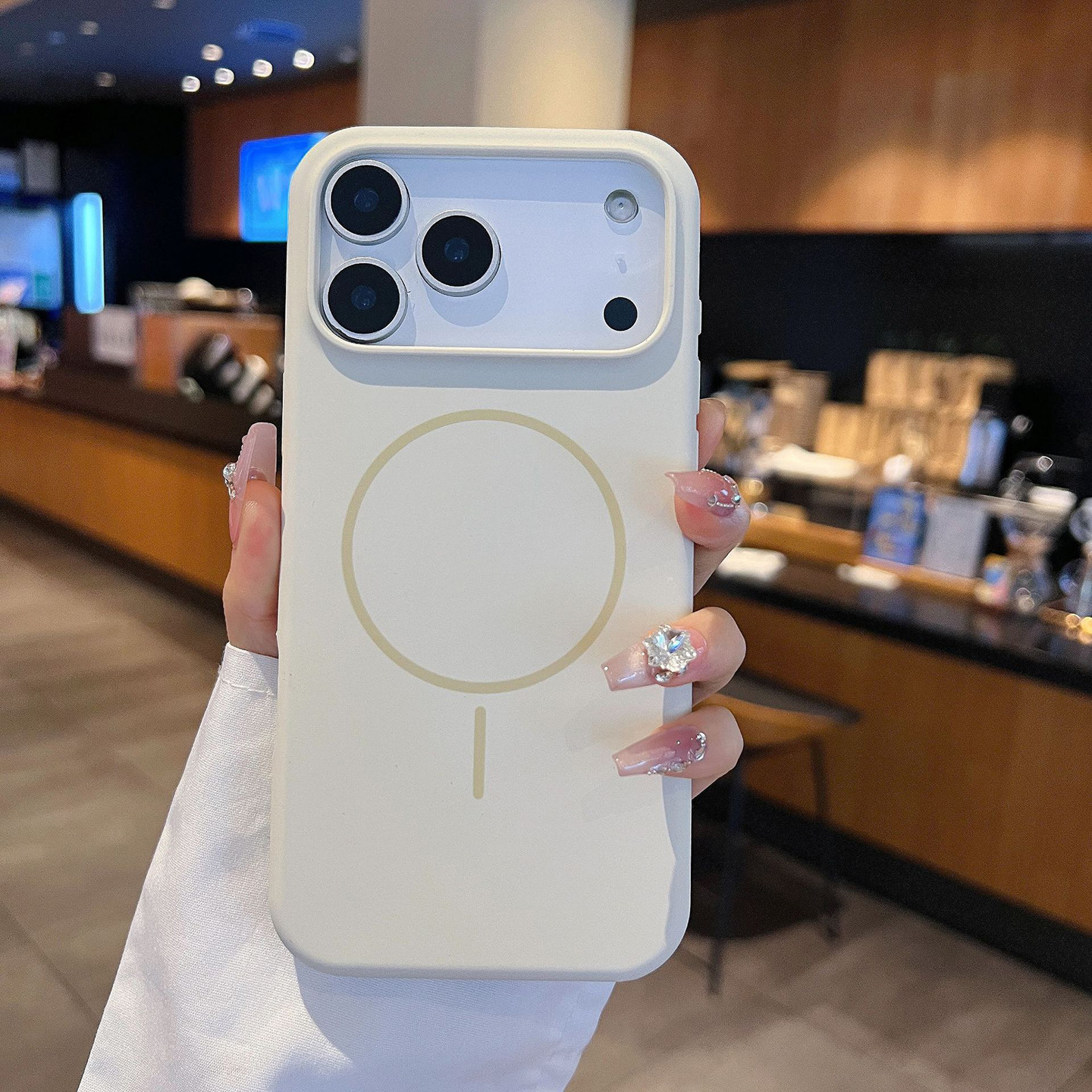 宁宁 高级简约液态硅胶AI按键细圈磁吸女iPhone17Pro Mobile Case