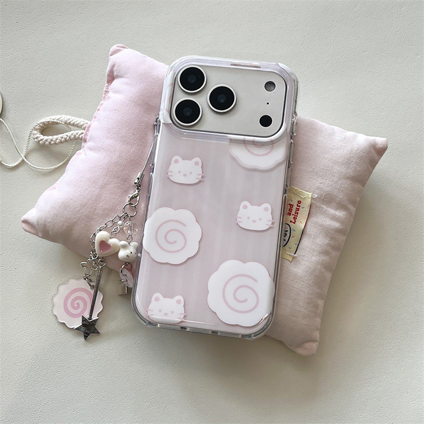 宁宁 可爱粉色条纹鱼卷猫咪挂件双层女iPhone17Promax MobileCase