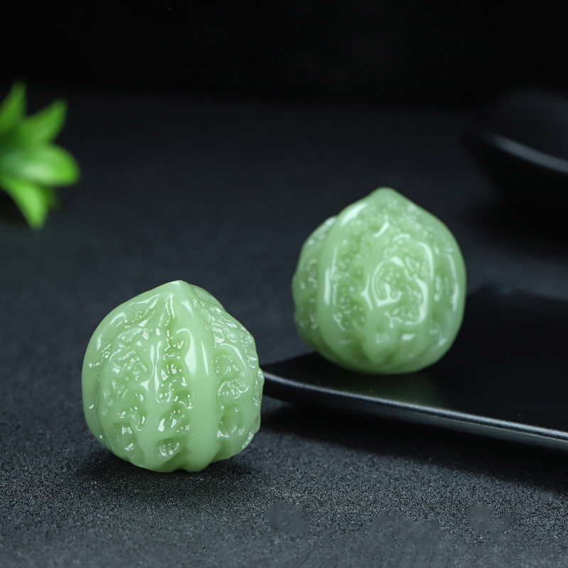 新疆和田玉核桃手把件玉核桃健身球青白玉手球玩件玉石手把件一对