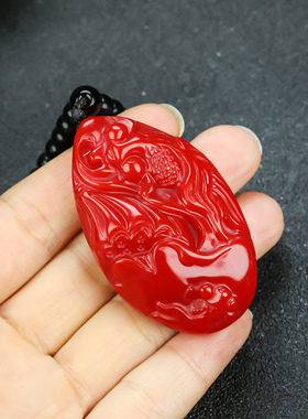 新疆和田玉鸡血玉莲年有鱼挂件天然红玉富贵鱼把件原石手把件腰挂