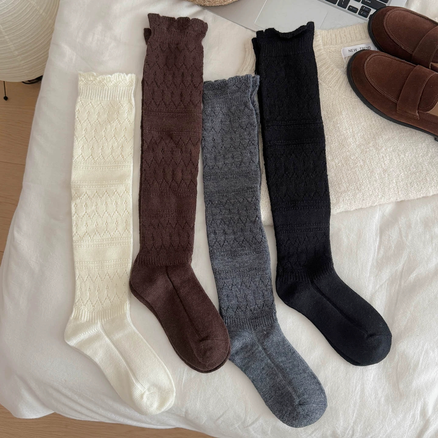 miu系镂空花边羊毛针织堆堆袜