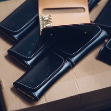 岩屋手造美国霍尔文HORWEEN进口牛皮复古按扣钥匙包黑色可放卡