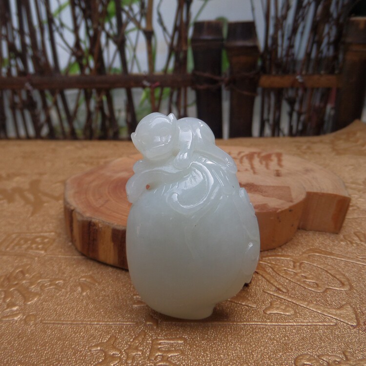 和田玉白玉猴子抱桃生肖挂件吊坠穿戴佩饰项坠包坠钥匙坠玉器玉饰