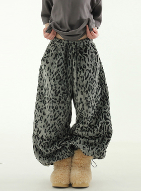 韩代leopard patten fleece wide banding pants(unisex)豹纹绒裤