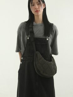 韩国代购23F/W wave quilting half moon bag 菱格单肩斜挎包复古