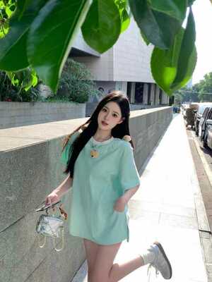 logo休闲24春夏新款领圈刺绣棉质