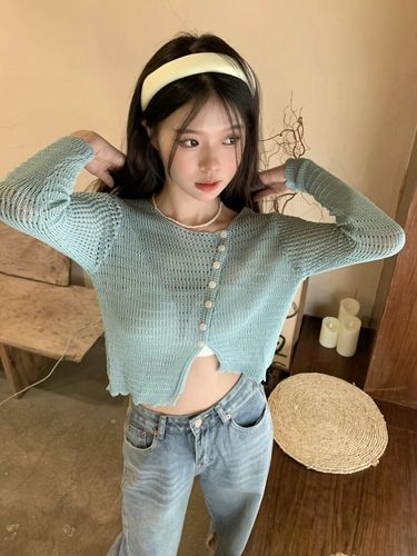 Real shooting, real price, new Korean style, design sense, niche, irregular diagonal button hollowed out knitted cardigan top