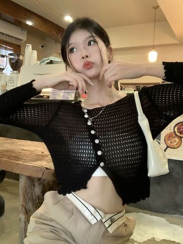 Real shooting, real price, new Korean style, design sense, niche, irregular diagonal button hollowed out knitted cardigan top