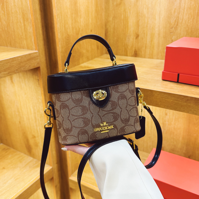 爆款高级感盒子包香水包