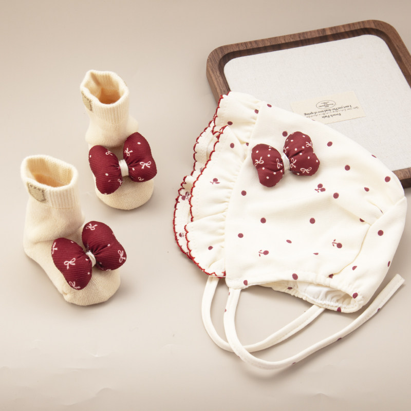 婴儿帽子秋冬季护耳帽小月龄宝宝胎帽袜子套装蝴蝶结婴幼儿帽