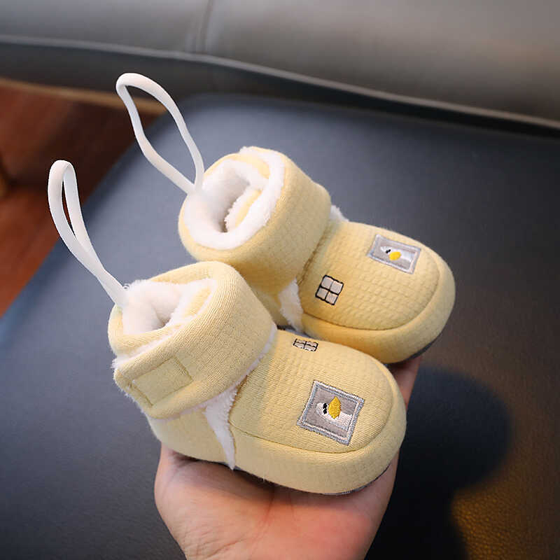 秋冬0-1岁宝宝棉鞋加绒加厚雪地靴防掉保暖学步鞋卡通鸭软底防滑