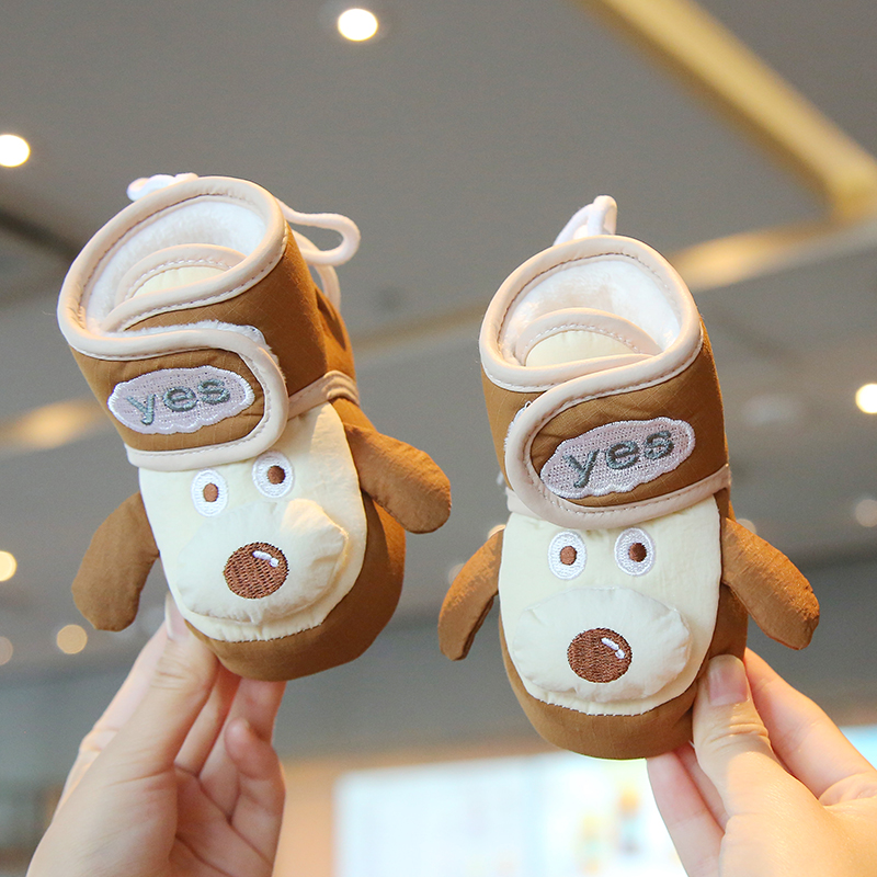 婴儿鞋秋冬加绒厚棉靴宝宝软底不掉防滑学走路男女童步前鞋0至1岁