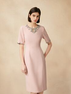 歌中歌2025夏季新品淡粉红色手工钉珠点缀优雅连衣裙5C35205300