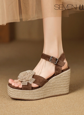 SEVEN LUNA~国内正品2025夏仙女风花朵草编厚底坡跟凉鞋女SLDF097