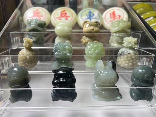 天然岫玉小摆件玉石多样性随机一个